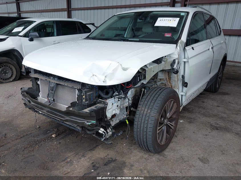 2019 Volkswagen Tiguan 2.0T Se/2.0T Sel/2.0T Sel R-Line/2.0T Sel R-Line Black VIN: 3VV3B7AX4KM104858 Lot: 45373171