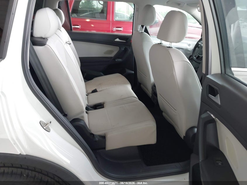 2019 Volkswagen Tiguan 2.0T Se/2.0T Sel/2.0T Sel R-Line/2.0T Sel R-Line Black VIN: 3VV3B7AX4KM104858 Lot: 45373171