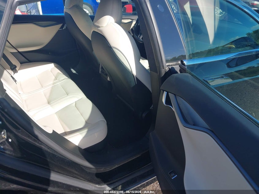 2020 TESLA MODEL S auction photo 8