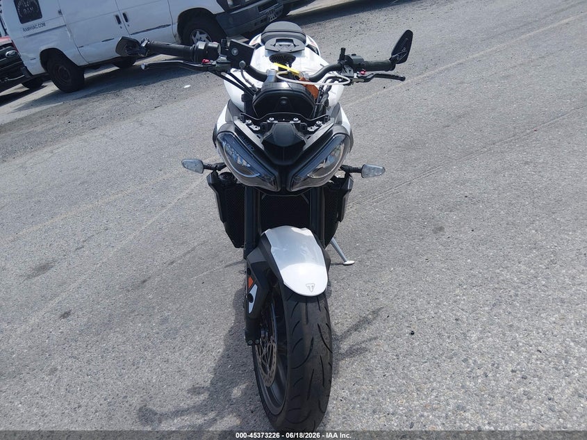 2025 TRIUMPH MOTORCYCLE STREET TRIPLE auction photo 5