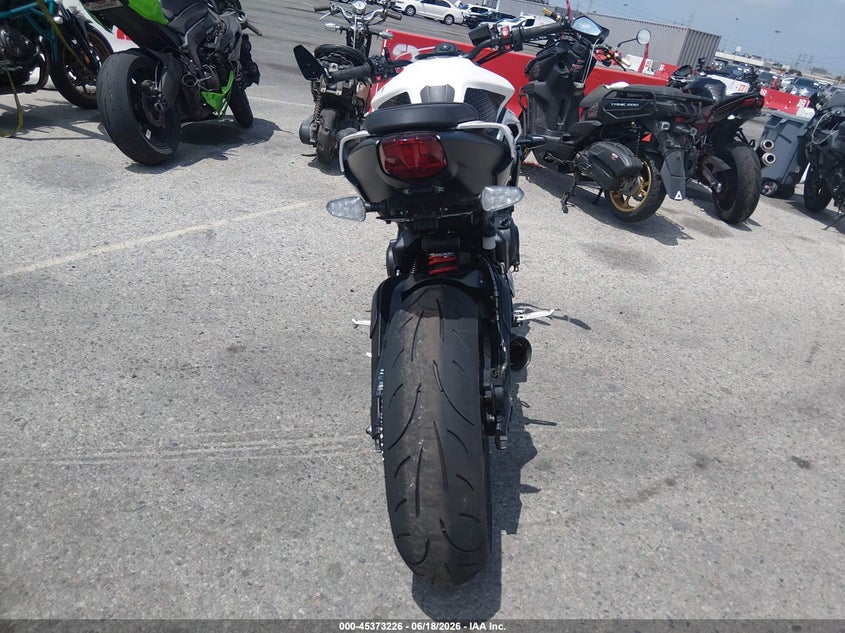 2025 TRIUMPH MOTORCYCLE STREET TRIPLE auction photo 6