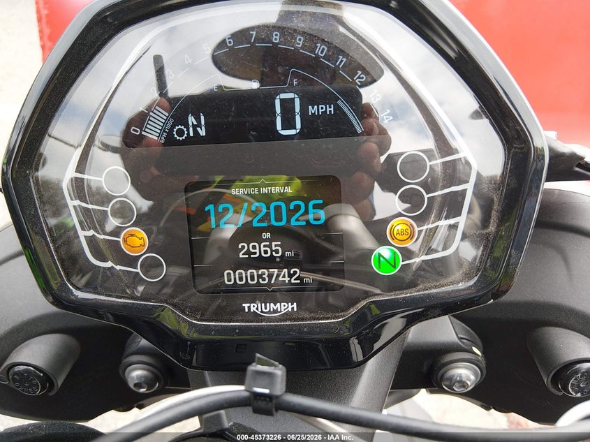 2025 TRIUMPH MOTORCYCLE STREET TRIPLE auction photo 7