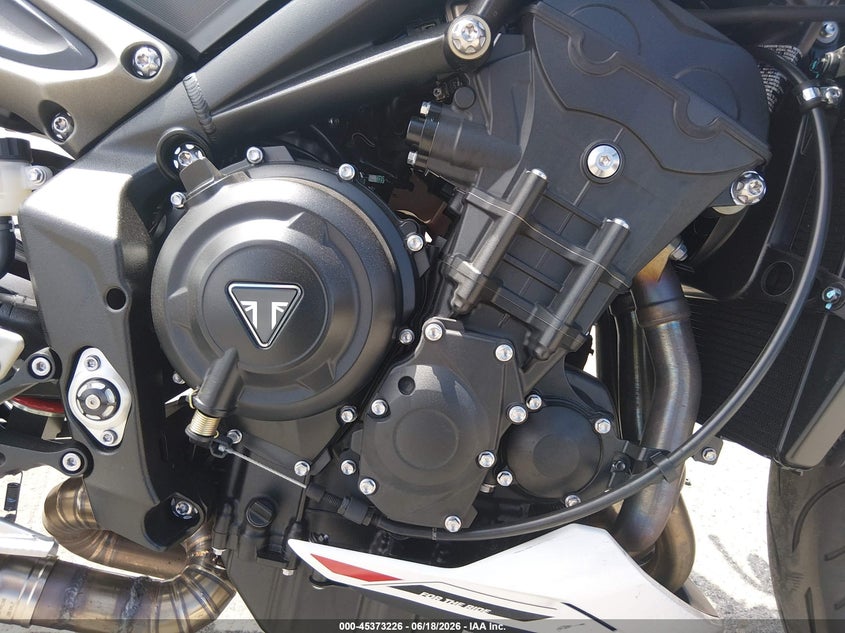 2025 TRIUMPH MOTORCYCLE STREET TRIPLE auction photo 8