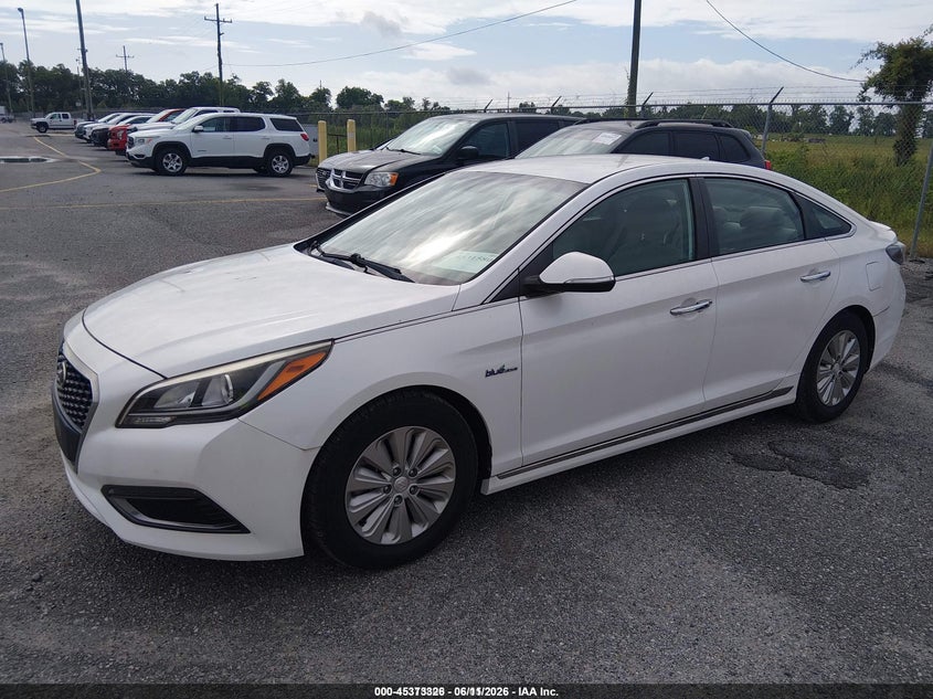 2017 HYUNDAI SONATA HYBRID auction photo 2