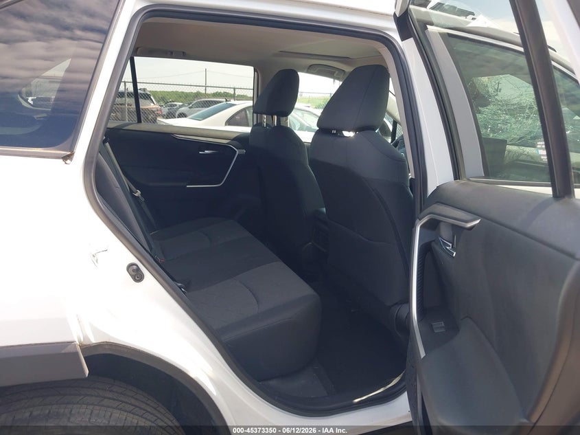 TOYOTA RAV4 - zdjęcie 8