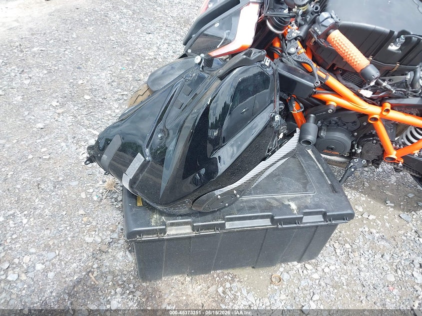 2020 Ktm 1290 Super Duke R VIN: VBKV39404LM925775 Lot: 45373351