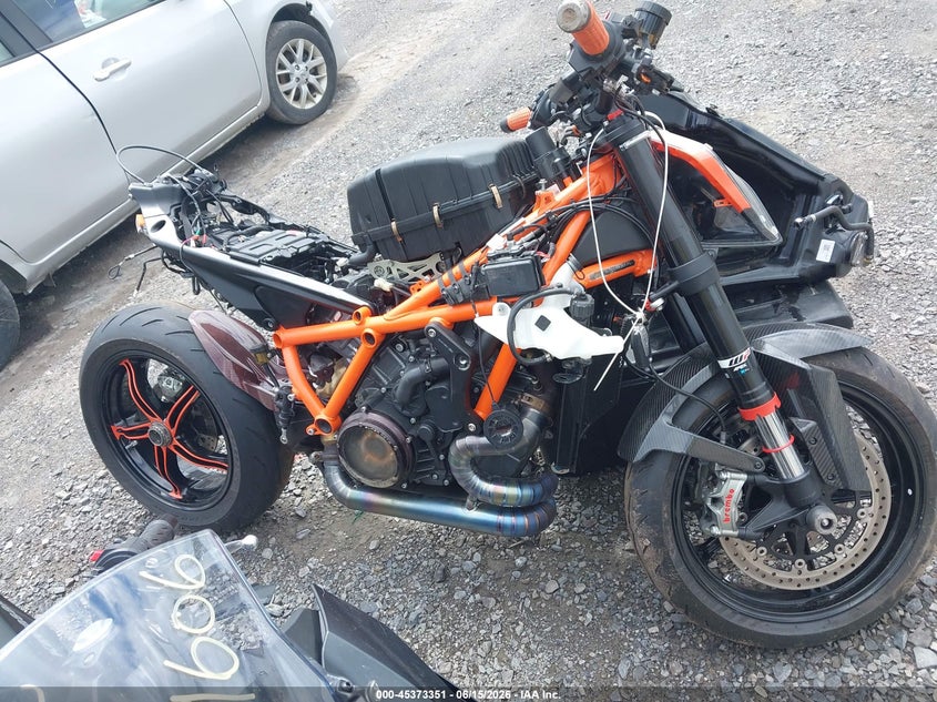 2020 Ktm 1290 Super Duke R VIN: VBKV39404LM925775 Lot: 45373351