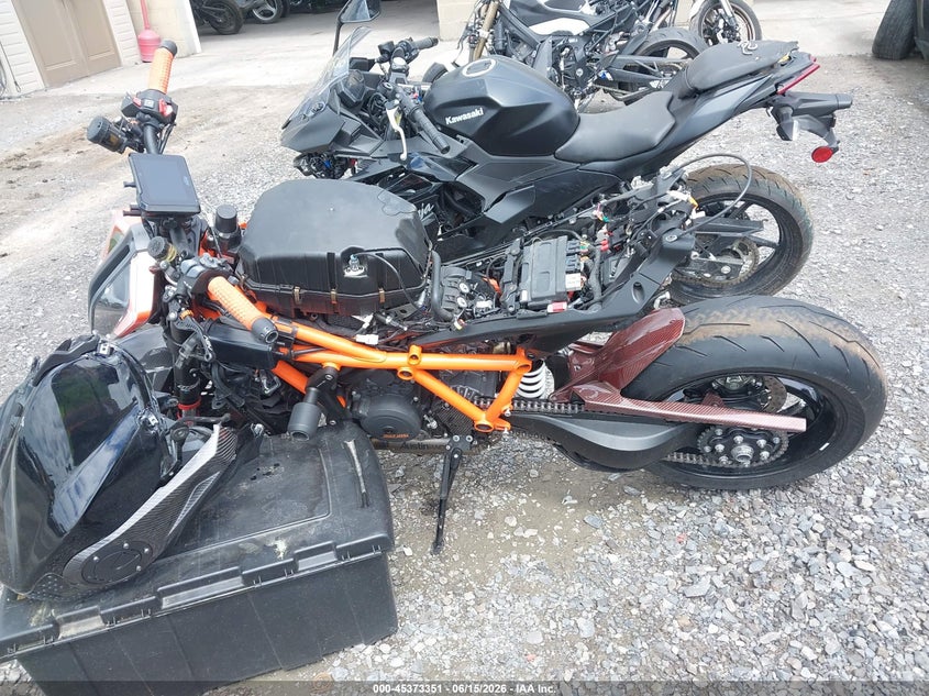 2020 Ktm 1290 Super Duke R VIN: VBKV39404LM925775 Lot: 45373351