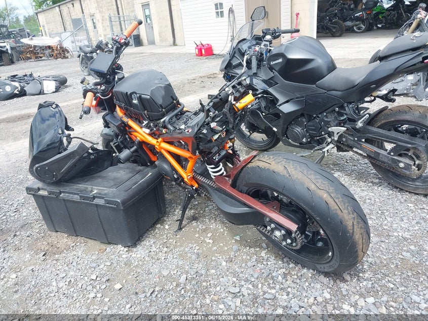 2020 KTM KTM 1290 SUPER DUKE R SPORT_BIKE 2