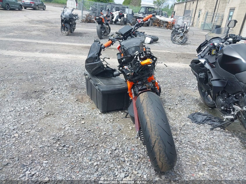 2020 Ktm 1290 Super Duke R VIN: VBKV39404LM925775 Lot: 45373351