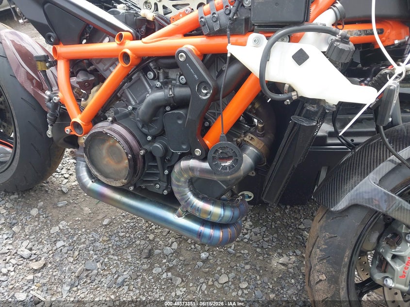 2020 Ktm 1290 Super Duke R VIN: VBKV39404LM925775 Lot: 45373351