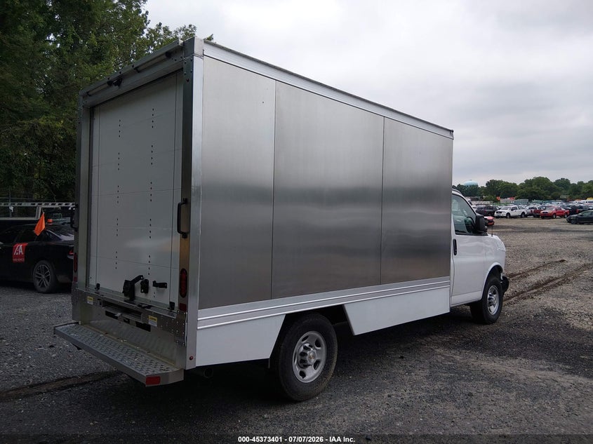 2025 CHEVROLET EXPRESS CUTAWAY WORK VAN N/A N/A