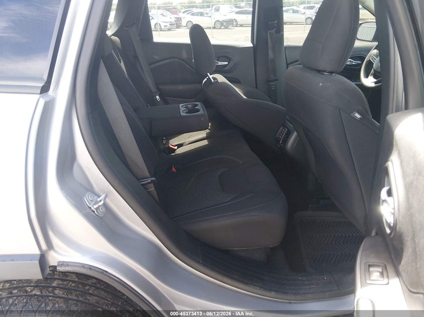 2021 JEEP CHEROKEE auction photo 8