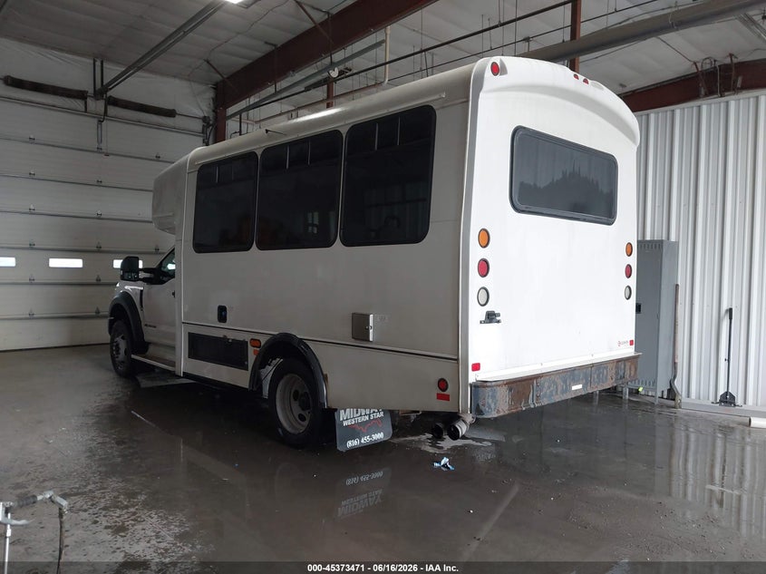 2017 FORD F-450 CHASSIS — zdjęcie 3
