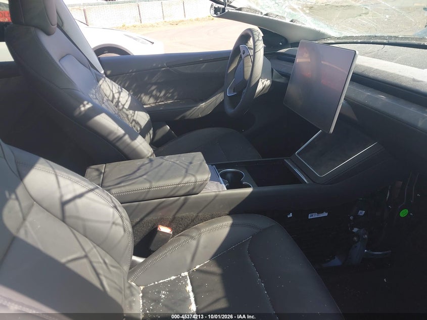 TESLA MODEL Y 2026 VIN 7SAYGDED7TF461531