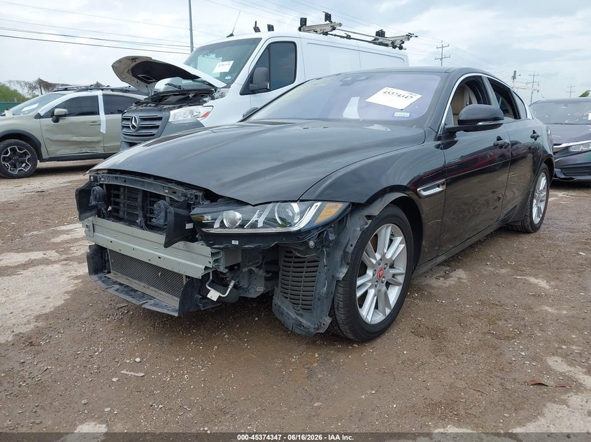 Vin: sajad4bg6ha954690, lot: 45872333, jaguar xe 25t premium 20172