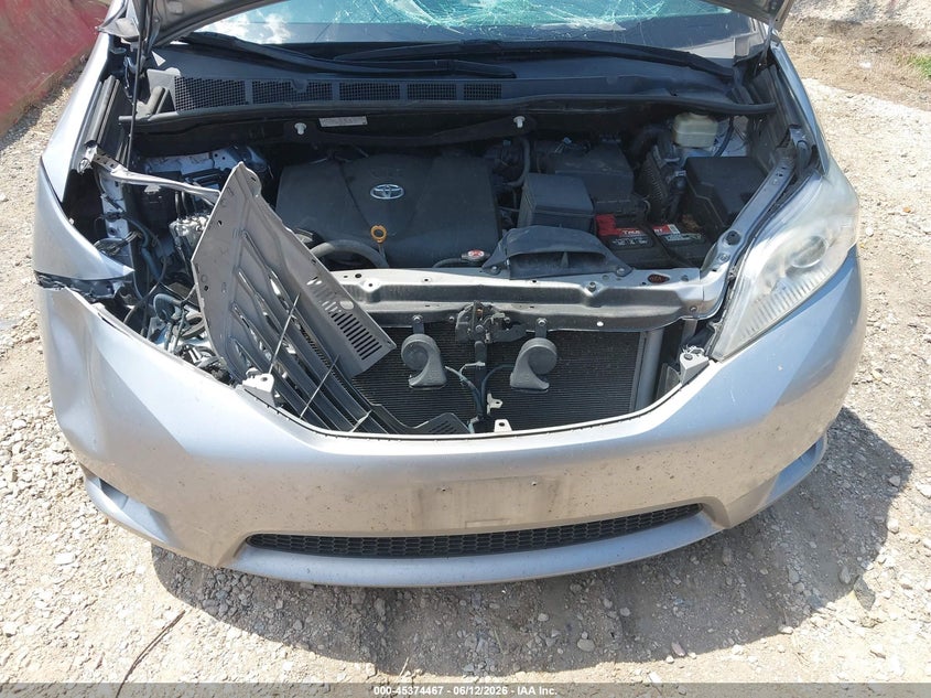 VIN 5TDKZ3DC1HS820178 2017 TOYOTA SIENNA LE 8 PASSENGER