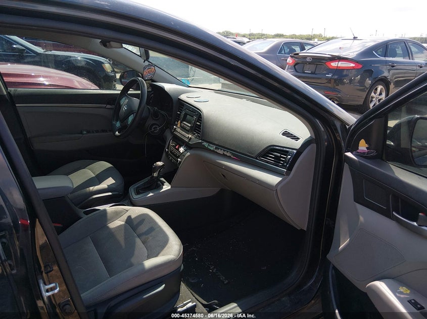 2017 HYUNDAI ELANTRA auction photo 5