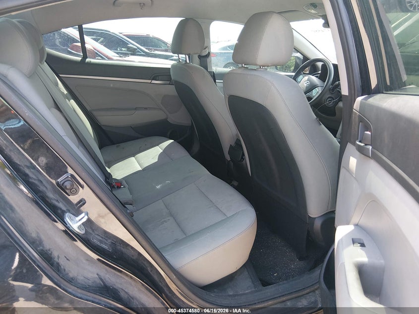 2017 HYUNDAI ELANTRA auction photo 8