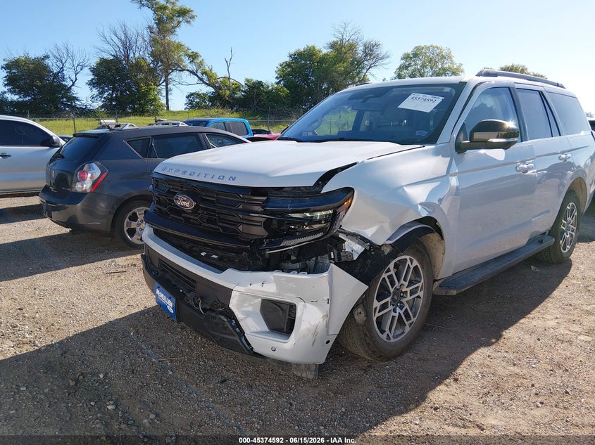 2025 Ford Expedition Active VIN: 1FMJU1J89SEA62694 Lot: 45374592