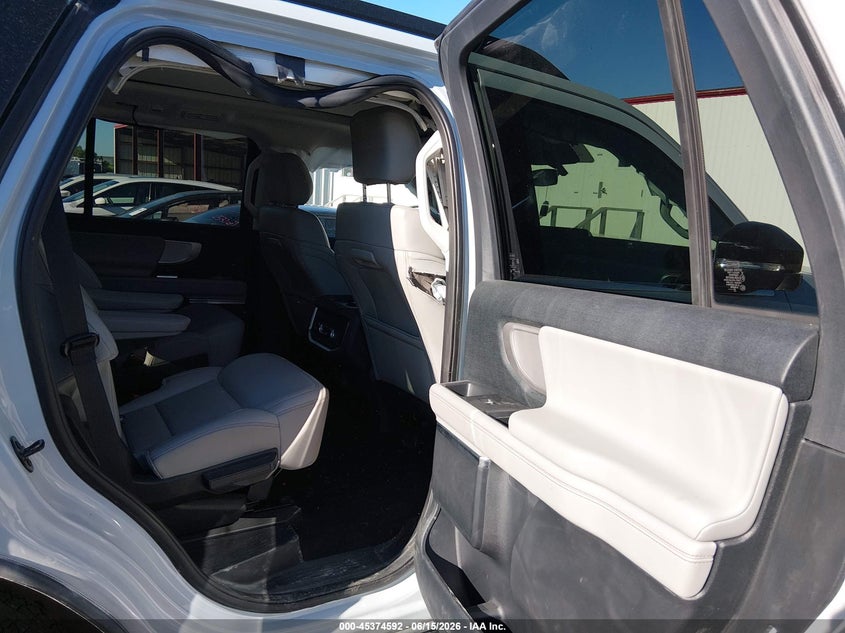 2025 Ford Expedition Active VIN: 1FMJU1J89SEA62694 Lot: 45374592