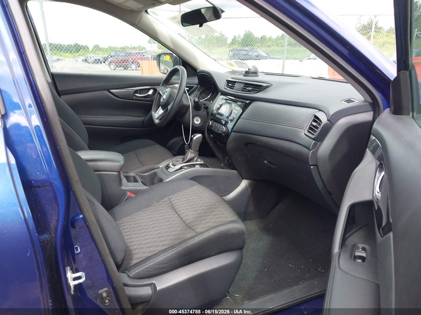 2017 NISSAN ROGUE auction photo 5
