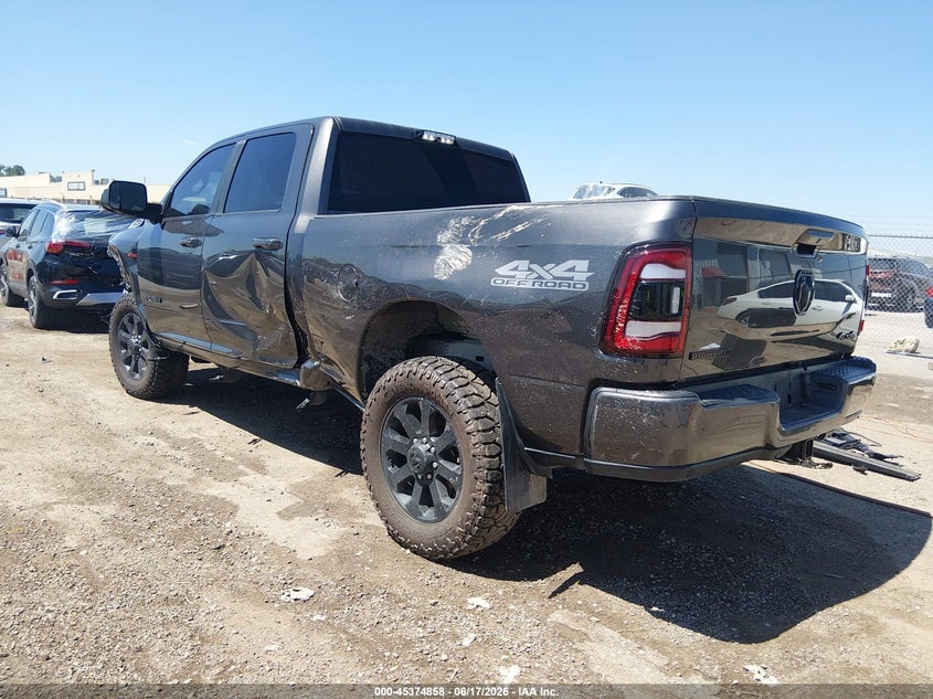 Vin: 3c6ur5dl8lg150065, lot: 45872844, ram 2500 big horn  4x4 6'4 box 20203