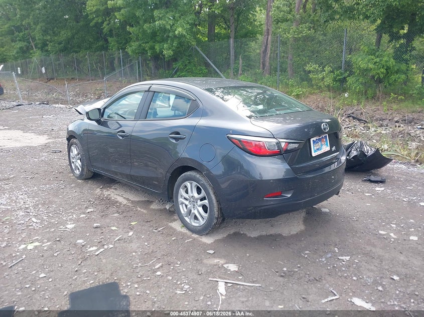 Vin: 3mydlbzv9gy136583, lot: 45872893, scion ia 20163