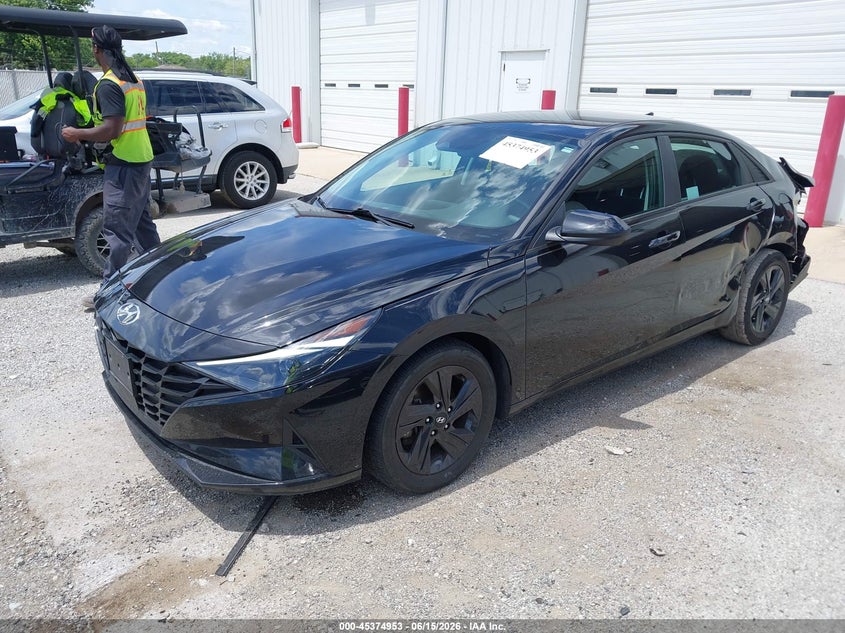 2021 HYUNDAI ELANTRA auction photo 2