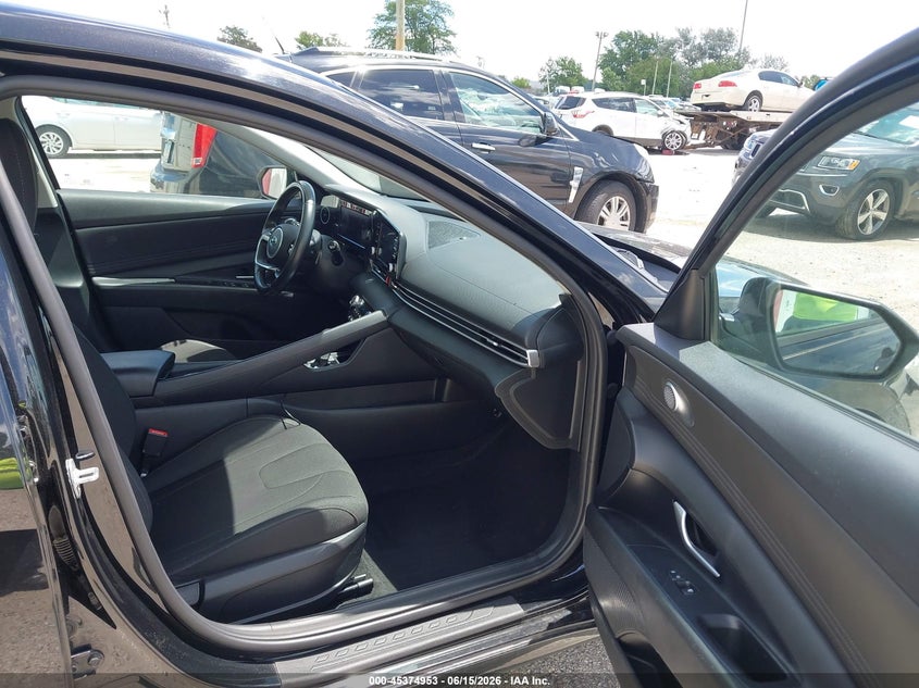 2021 HYUNDAI ELANTRA auction photo 5