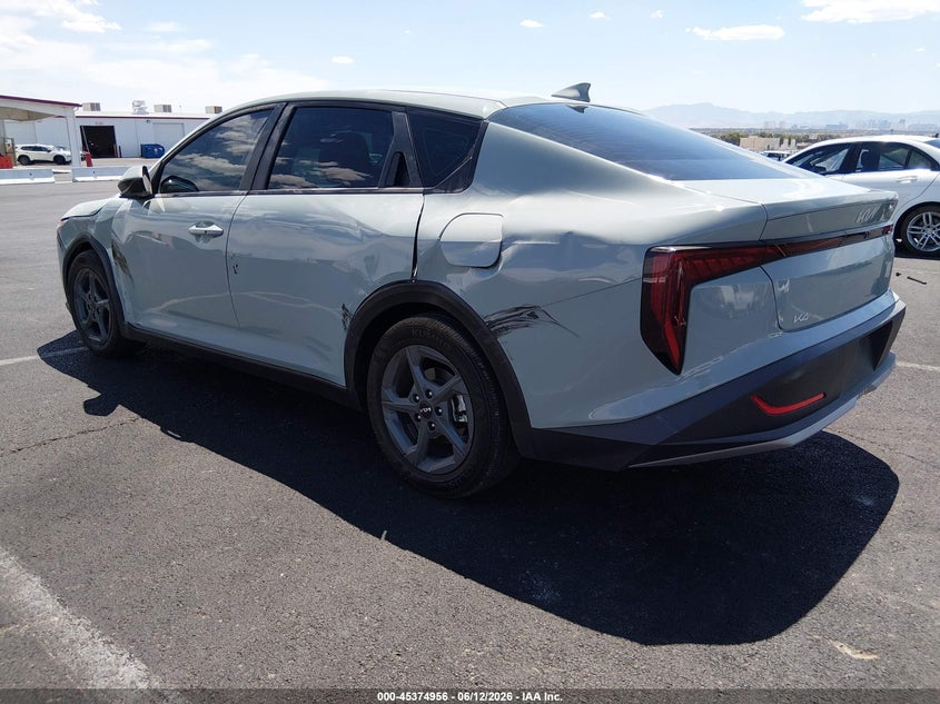 2025 KIA K4 auction photo 3
