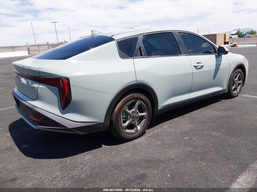 2025 KIA K4 auction photo 4