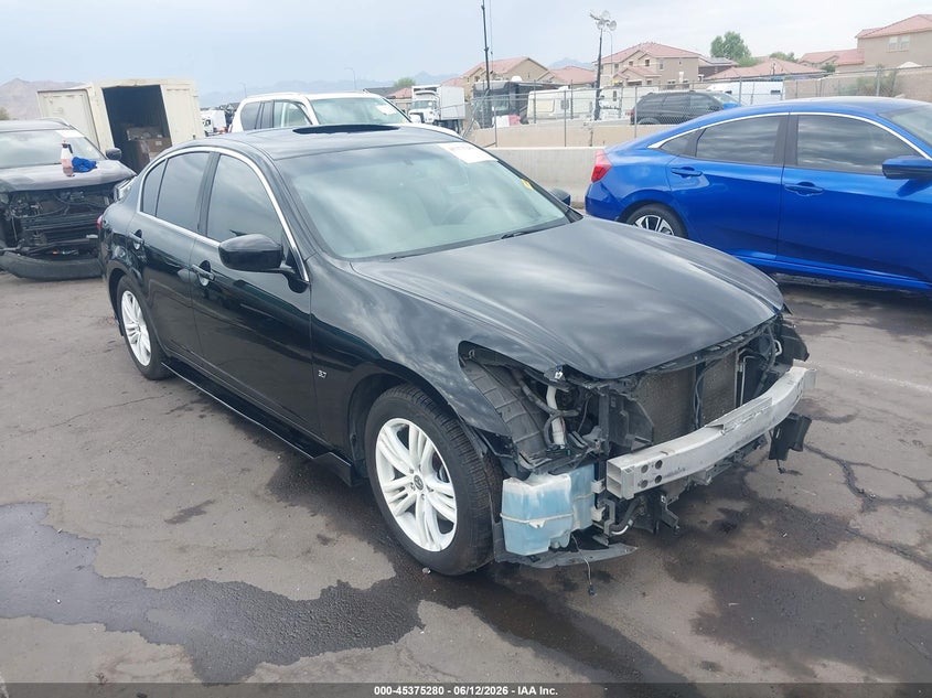 2015 Infiniti Q40
