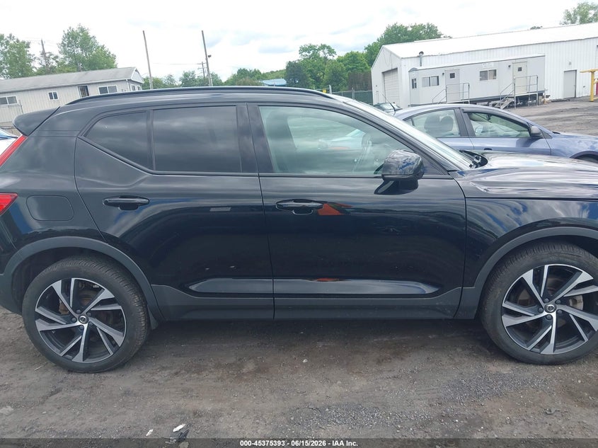 2019 Volvo Xc40 T5 R-Design VIN: YV4162UM0K2085860 Lot: 45375393