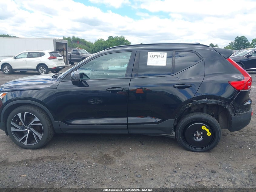 2019 Volvo Xc40 T5 R-Design VIN: YV4162UM0K2085860 Lot: 45375393