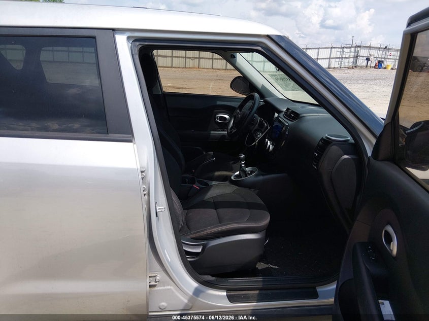 2016 KIA SOUL auction photo 5