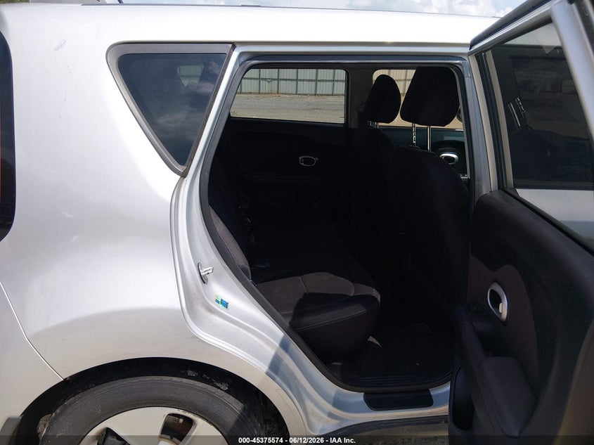 2016 KIA SOUL auction photo 8