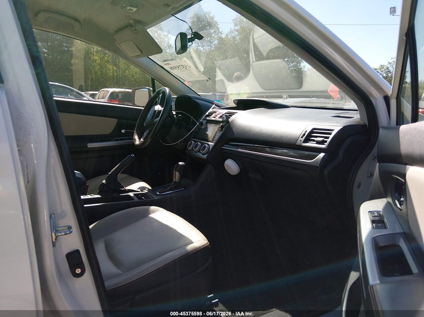 2016 SUBARU CROSSTREK auction photo 5