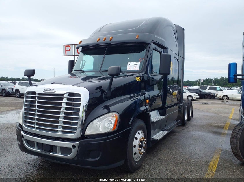 2017 FREIGHTLINER CASCADIA 125 auction photo 2