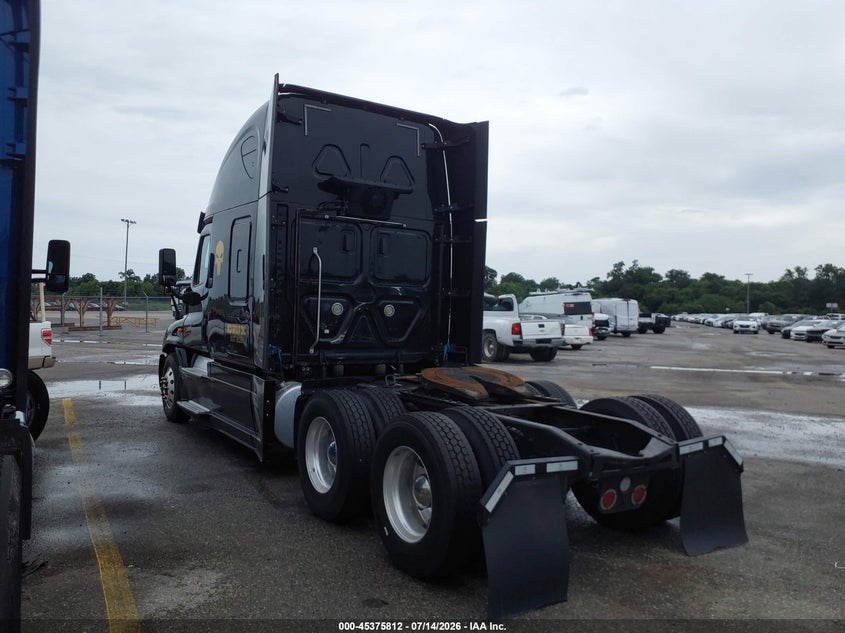 2017 FREIGHTLINER CASCADIA 125 auction photo 3