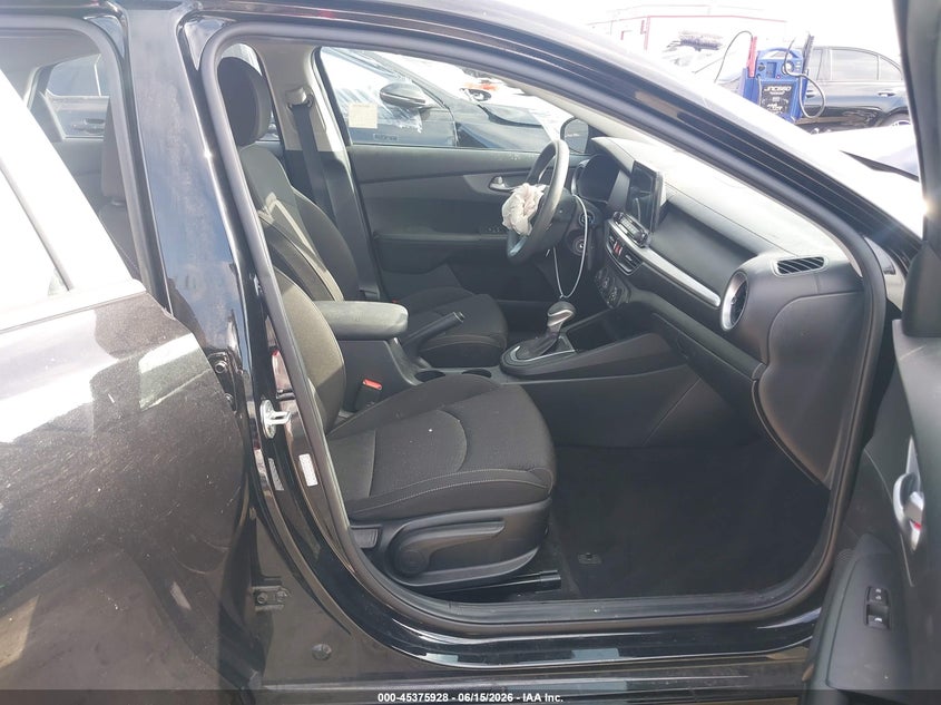 VIN 3KPF24AD7ME283555 2021 KIA FORTE LXS