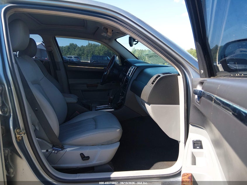 2006 CHRYSLER 300C auction photo 5