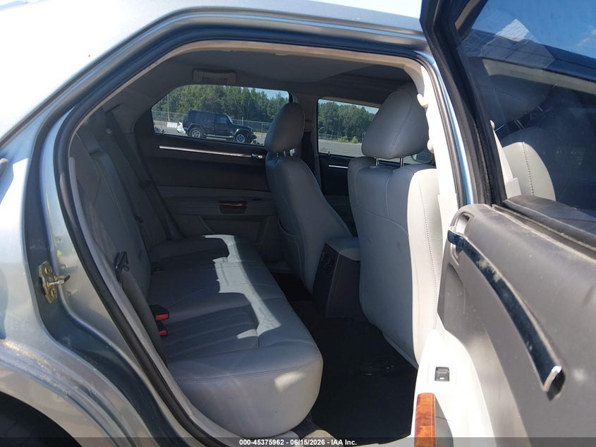 2006 CHRYSLER 300C auction photo 8