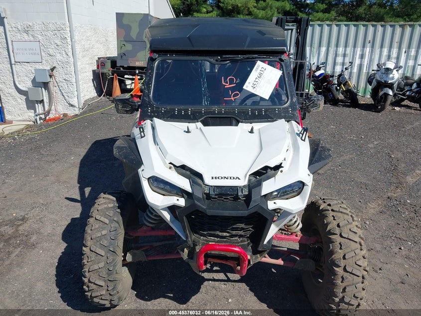 2023 Honda Sxs1000 S4R VIN: 1HFVE0629P4300659 Lot: 45376032