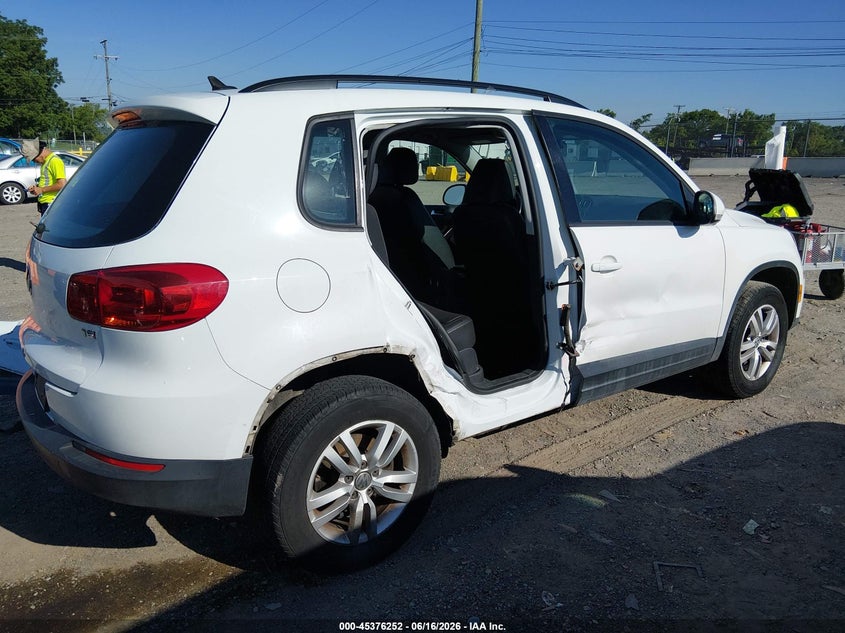 2017 VOLKSWAGEN TIGUAN auction photo 4