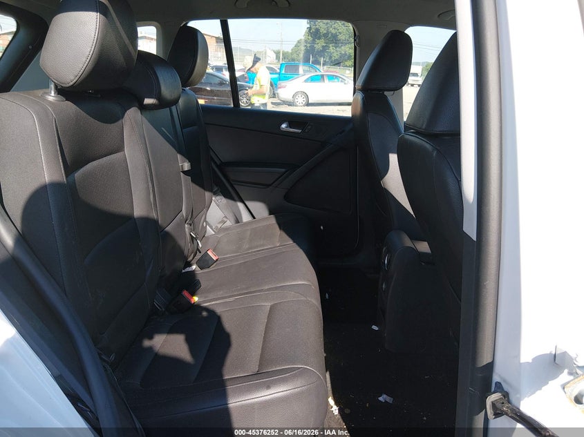 2017 VOLKSWAGEN TIGUAN auction photo 8