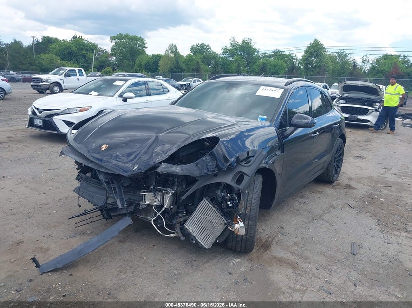 2017 PORSCHE MACAN auction photo 2