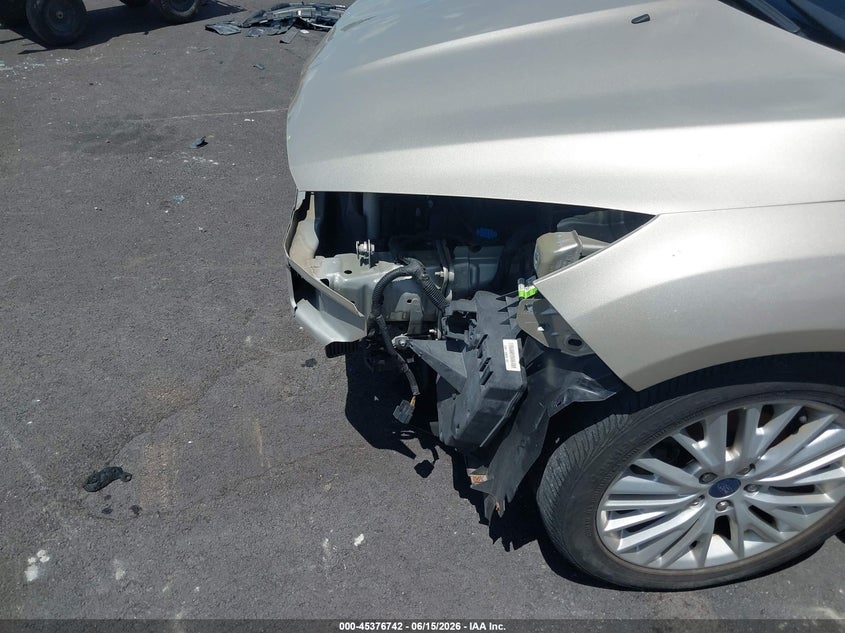 VIN 1FADP3N28HL324709 2017 FORD FOCUS TITANIUM