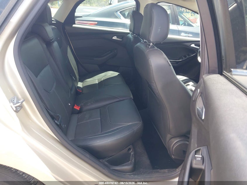 VIN 1FADP3N28HL324709 2017 FORD FOCUS TITANIUM