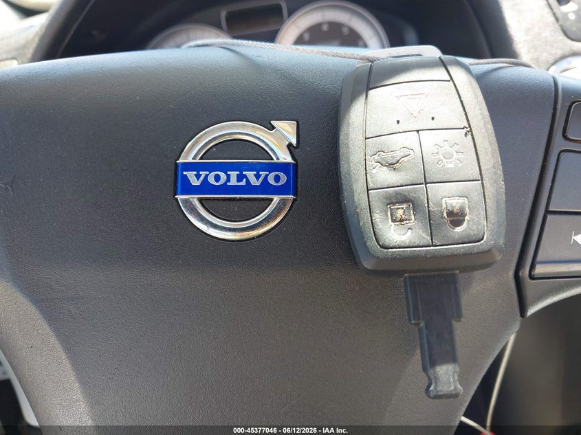 2012 Volvo C70 T5/T5 Platinum/T5 Premier Plus VIN: YV1672MC4CJ128627 Lot: 45377046